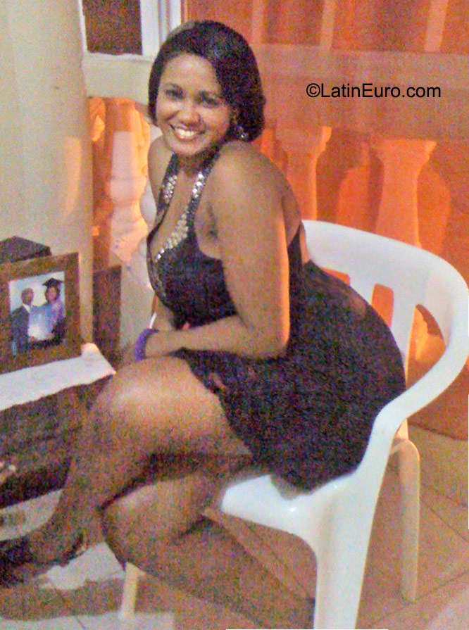 Date this young Dominican Republic girl Miasoty from Santo Domingo DO22847