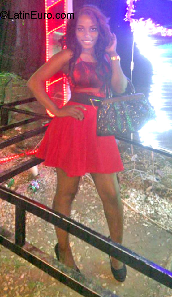 Date this exotic Dominican Republic girl Arodyis from Santo Domingo DO22849
