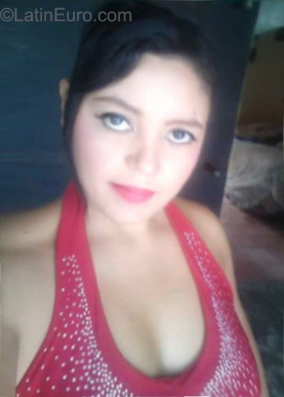 Date this beautiful Honduras girl Vicky from Tegucigalpa HN1609