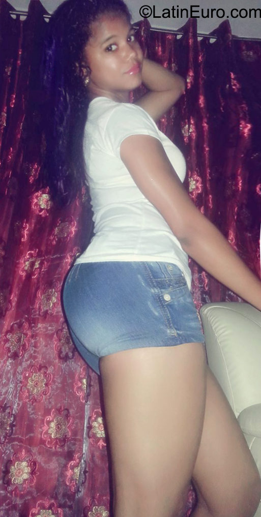 Date this delightful Dominican Republic girl Franelis from Santo Domingo DO22866