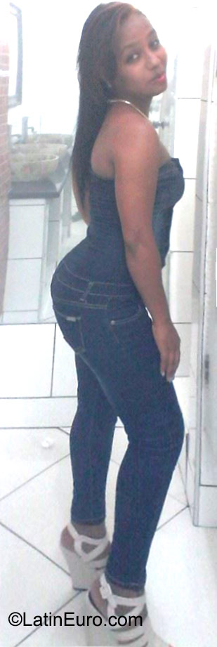 Date this stunning Dominican Republic girl Jaralin from Santo Domingo DO22906