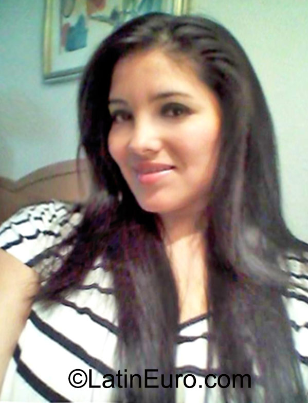 Date this foxy Mexico girl Martha from Matamoros MX1445