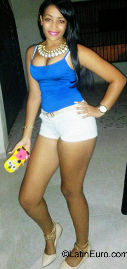 Date this foxy Dominican Republic girl Ana from Puerto Plata DO22932