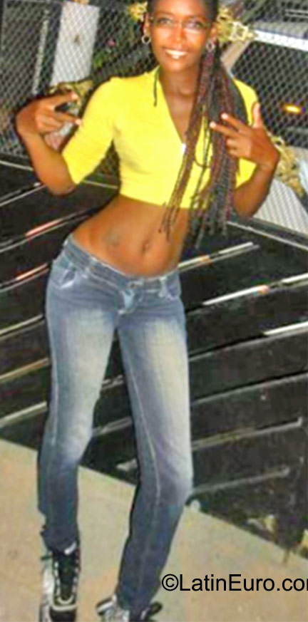 Date this delightful Dominican Republic girl Yulisa from Santo Domingo DO22938