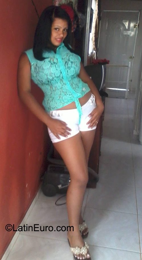 Date this exotic Dominican Republic girl Eunice from La Vega DO22976