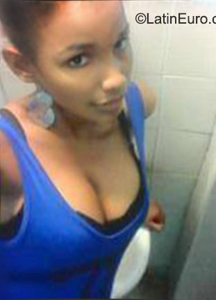 Date this delightful Dominican Republic girl Yasleidy from Santo Domingo DO23000