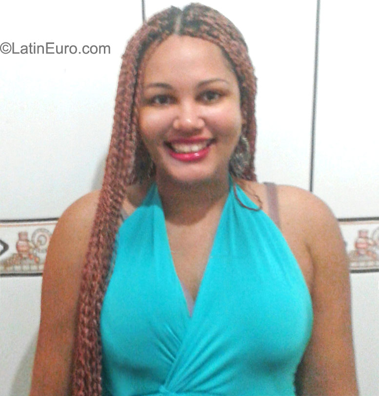 Date this lovely Brazil girl Fernanda from Rio De Janeiro BR9433