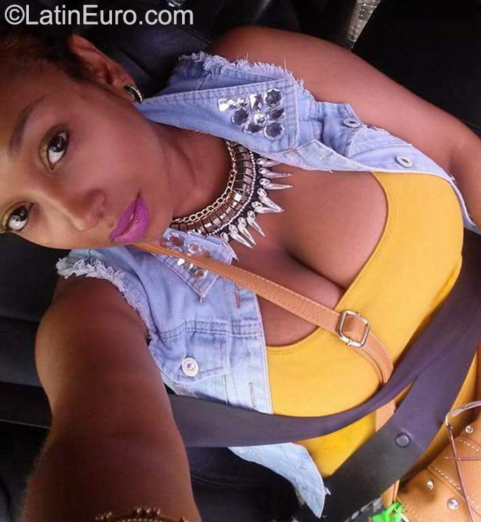 Date this tall Dominican Republic girl Pilar from Puerto Plata DO23083
