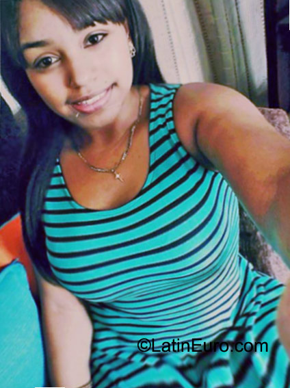 Date this young Dominican Republic girl Nicol from Santiago DO23126