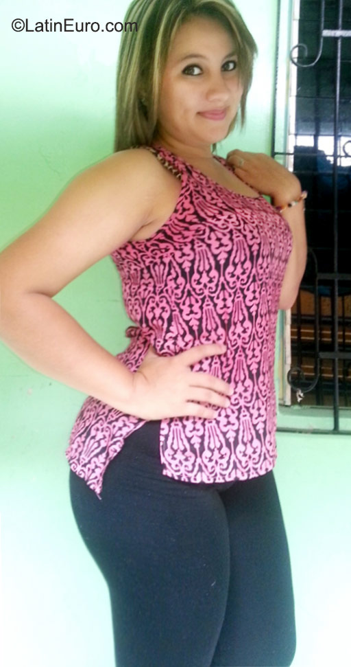 Date this hard body Honduras girl Alicia from San Pedro Sula HN1695