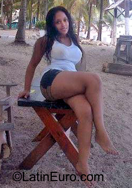 Date this pretty Dominican Republic girl Jenifer from Santo Domingo DO23151