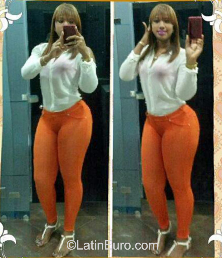Date this funny Dominican Republic girl Julissa from Santo Domingo DO23153