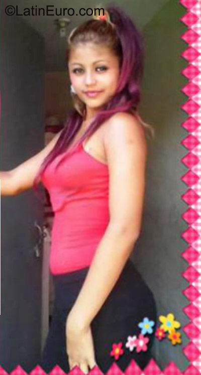 Date this attractive Honduras girl Joana from Tegucigalpa HN1682