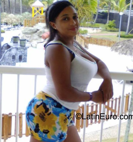 Date this good-looking Dominican Republic girl Yesica from Higuey DO23175