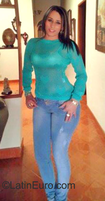 Date this young Colombia girl Luz from Medellin CO17984