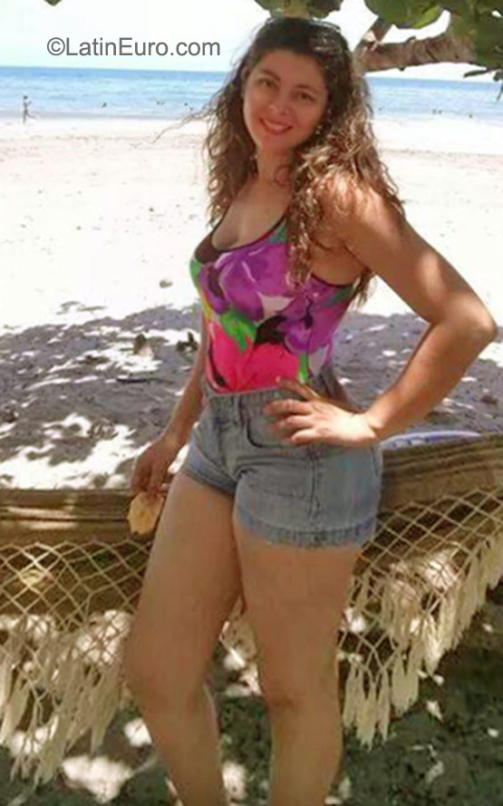 Date this athletic Honduras girl Marisol from San Pedro Sula HN2061