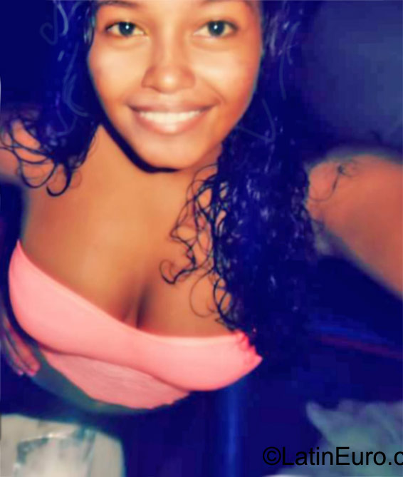 Date this hot Colombia girl Fernanda from Bogota CO17995