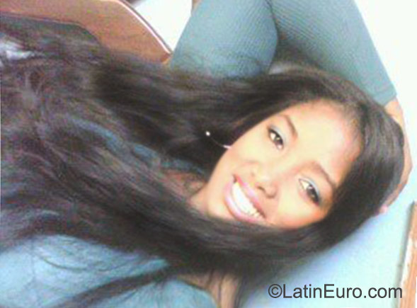 Date this sultry Dominican Republic girl Ivalisa from Santo Domingo DO23398