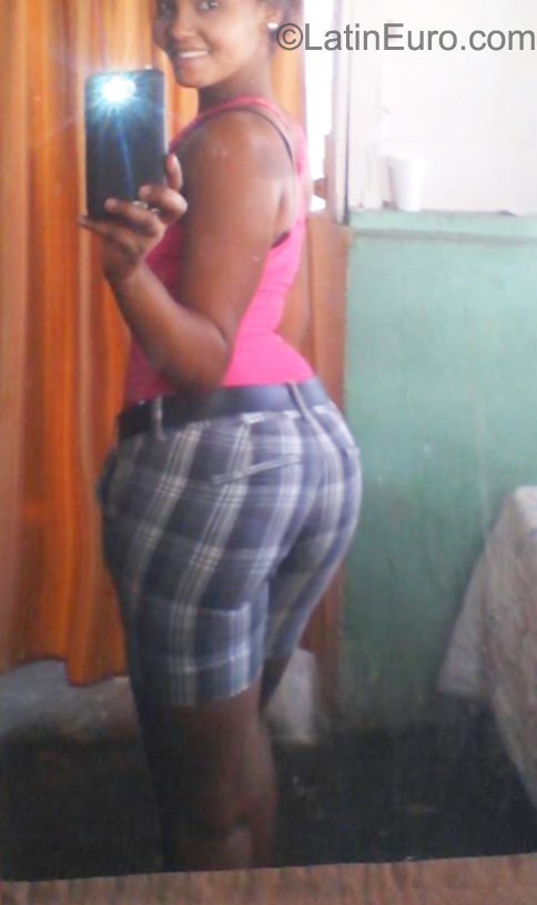 Date this exotic Dominican Republic girl Krisie from Santo Domingo DO23422