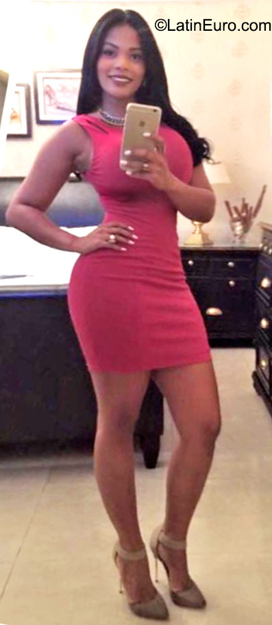 Date this charming Dominican Republic girl Perla from Santo Domingo DO23456