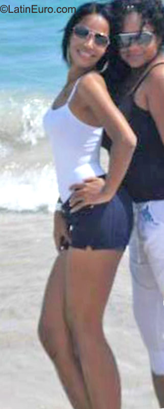 Date this charming Dominican Republic girl Anerys from Santiago DO23471