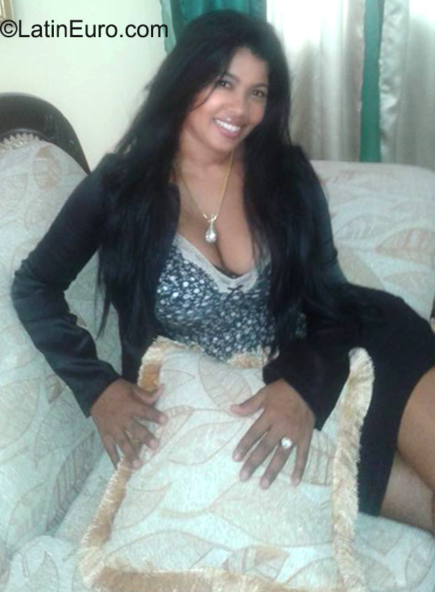 Date this voluptuous Dominican Republic girl Marleny from Santo Domingo DO23513