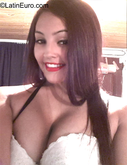 Date this stunning Colombia girl Camila from Manizales CO18130