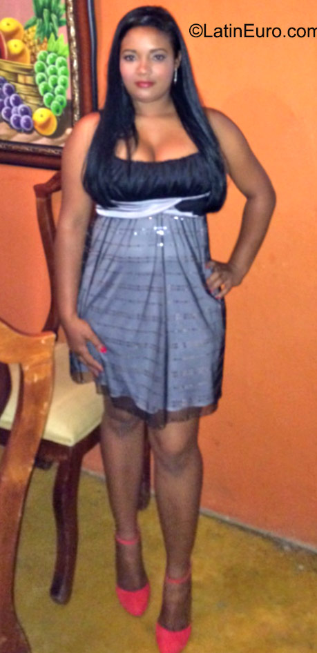 Date this voluptuous Dominican Republic girl Rosa from San Cristobal DO23524