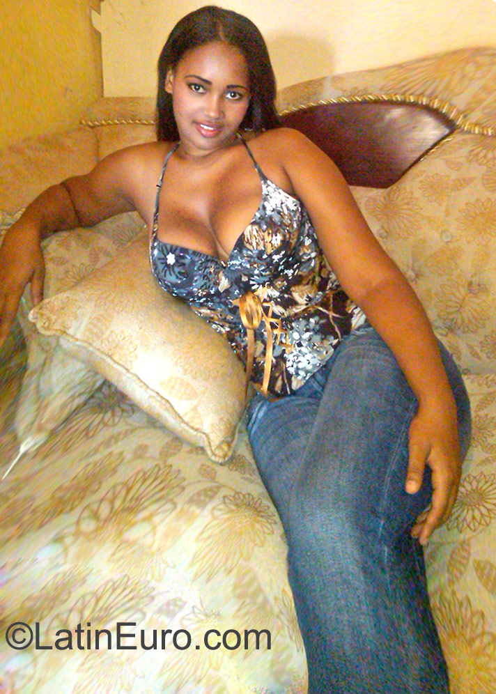 Date this tall Dominican Republic girl Adriana from Santo Domingo DO23542