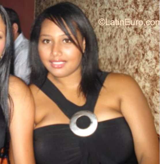 Date this happy Colombia girl Melisa from Cali CO18144
