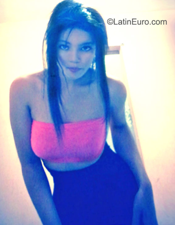 Date this sensual Dominican Republic girl Teany from Santo Domingo DO23595