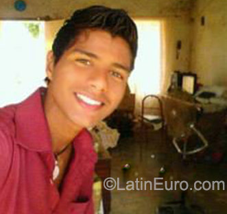 Date this cute Venezuela man Andres from maracaibo VE635