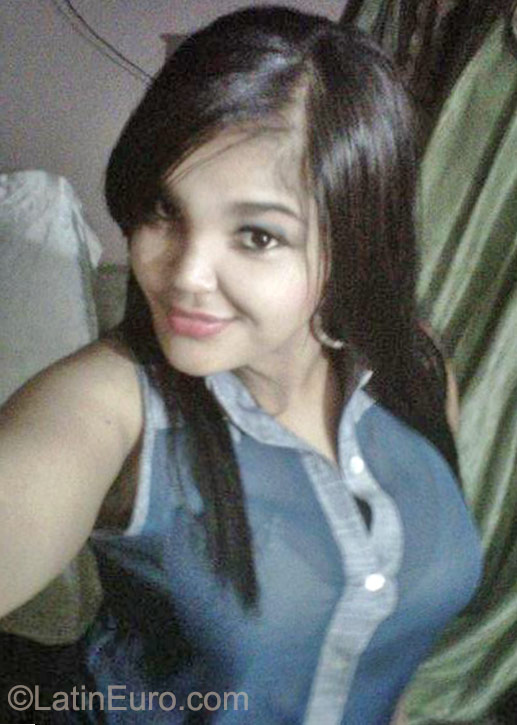 Date this exotic Dominican Republic girl  from Santiago DO23614