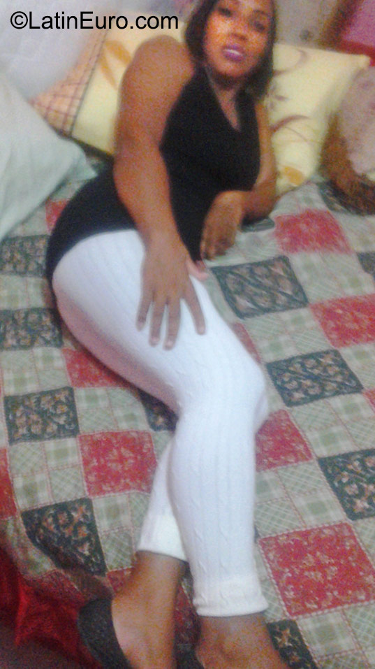 Date this georgeous Dominican Republic girl Magy from Santo Domingo DO23622