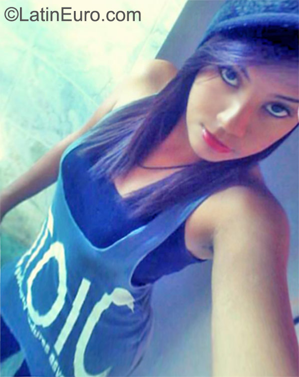 Date this young Venezuela girl Marlin from Caracas VE639
