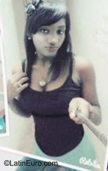 Date this stunning Dominican Republic girl Staicy from Santiago DO23631