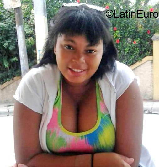 Date this sensual Dominican Republic girl Sirenita from Santo Domingo DO23636