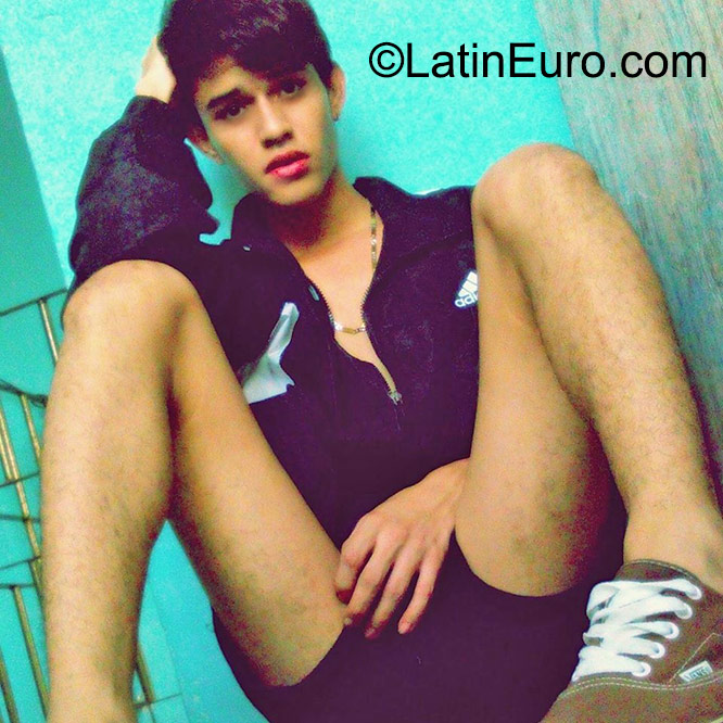 Date this foxy Colombia man Juan from Barranquilla CO18185