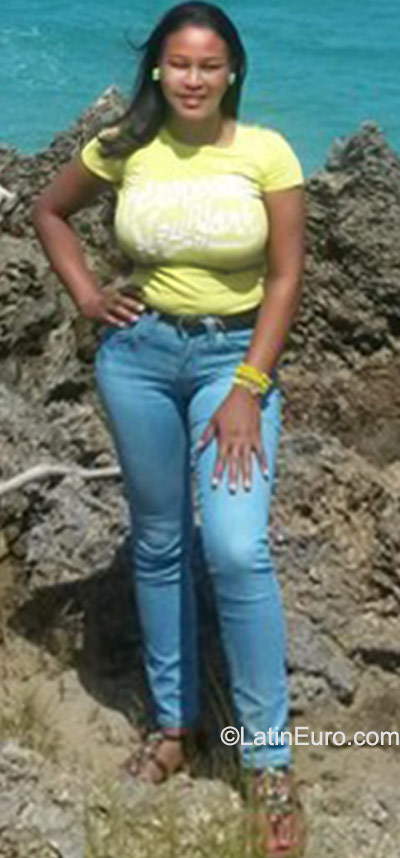 Date this charming Dominican Republic girl Yuly from Santiago DO23661