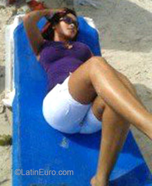Date this passionate Dominican Republic girl Rosy from Azua DO23729