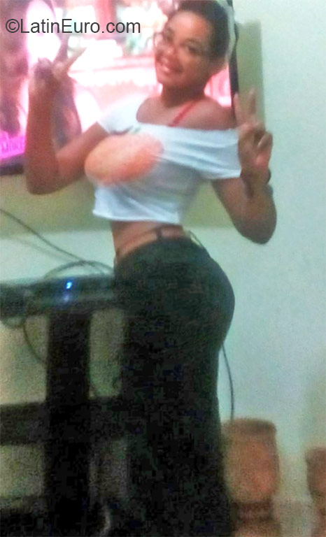 Date this georgeous Dominican Republic girl Eunias from Santo Domingo DO23750