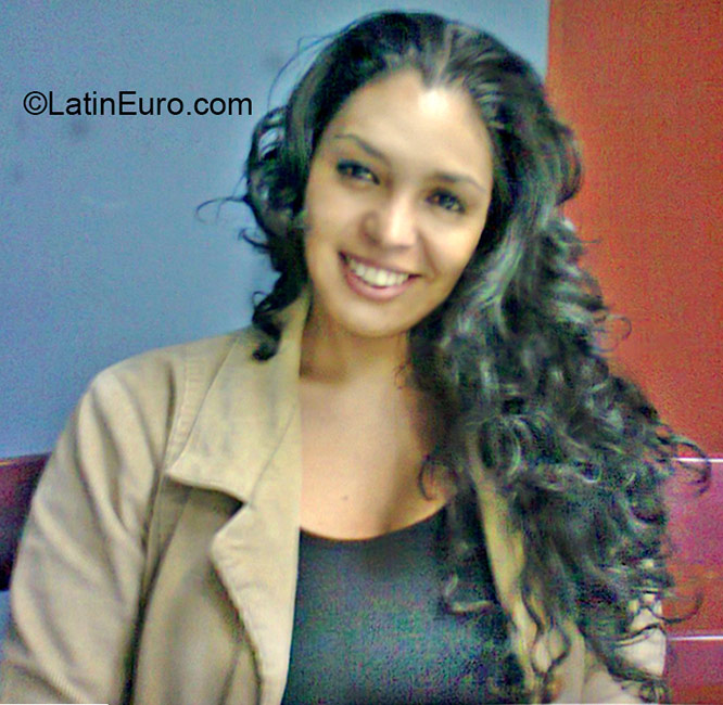 Date this attractive Honduras girl Suyapa Yenny from Tegucigalpa HN1800