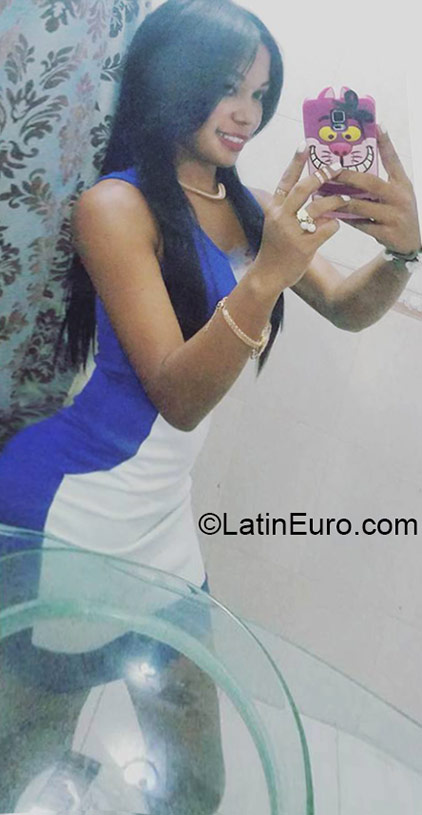 Date this passionate Dominican Republic girl Fanny from Santo Domingo DO23782