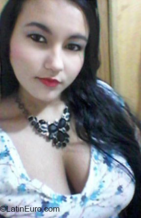 Date this georgeous Colombia girl Laura from Medellin CO18242