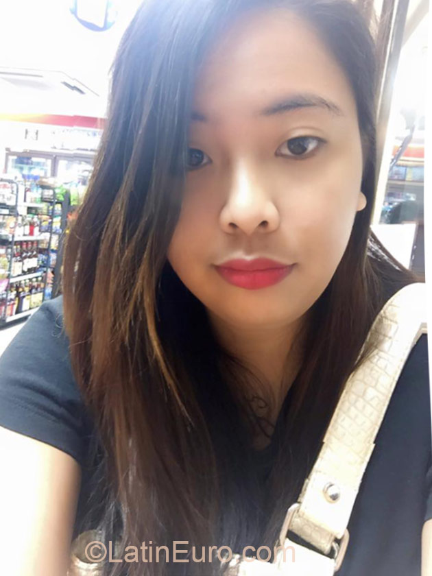 Date this pretty Philippines girl Risa from Manila PH835