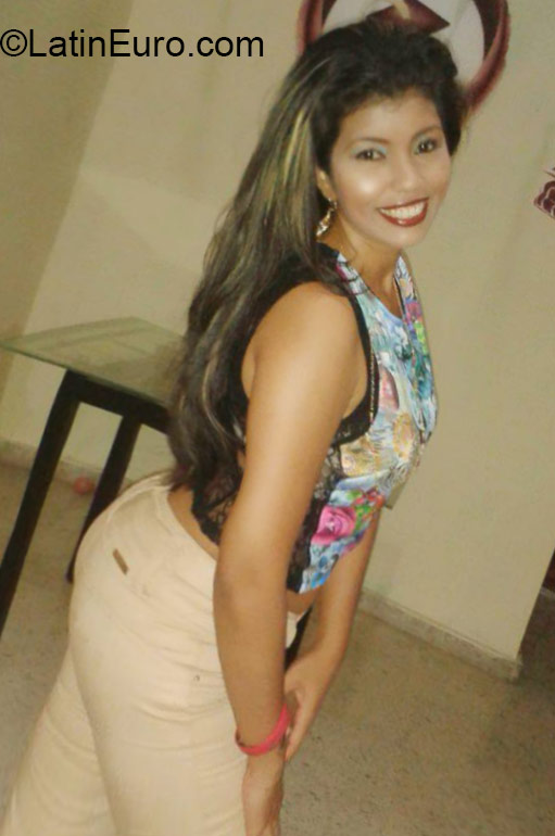 Date this passionate Colombia girl Kelly from Barranquilla CO18247
