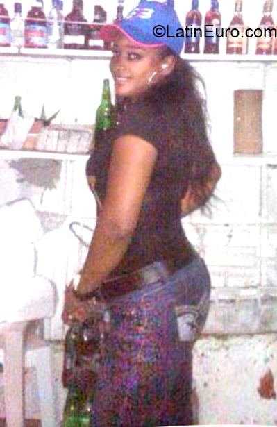 Date this gorgeous Dominican Republic girl Floriangel from Santo Domingo DO23851