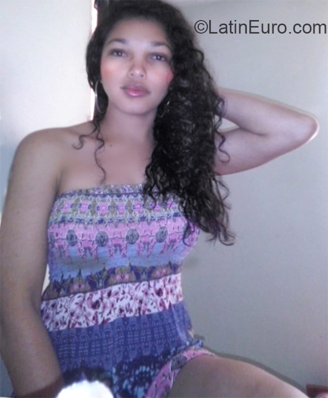 Date this sultry Colombia girl Lolia from Bogota CO18258
