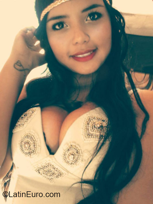 Date this delightful Colombia girl Natalia from Medellin CO18270