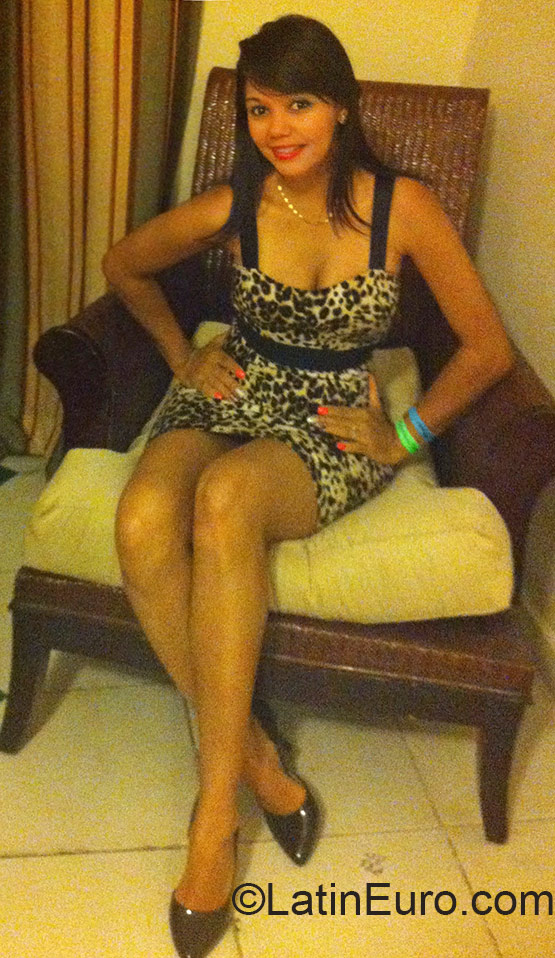 Date this foxy Dominican Republic girl Esteph from Santo Domingo DO23999
